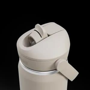 Thrive™ Flip Pipetli 590 ml'lik Yalıtımlı Paslanmaz Çelik Şişe