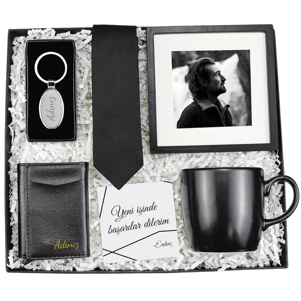 Paspartu Çerçeve & Mekanizmalı Kartlık & Kravat & Siyah Kupa & Anahtarlık Hediye Seti